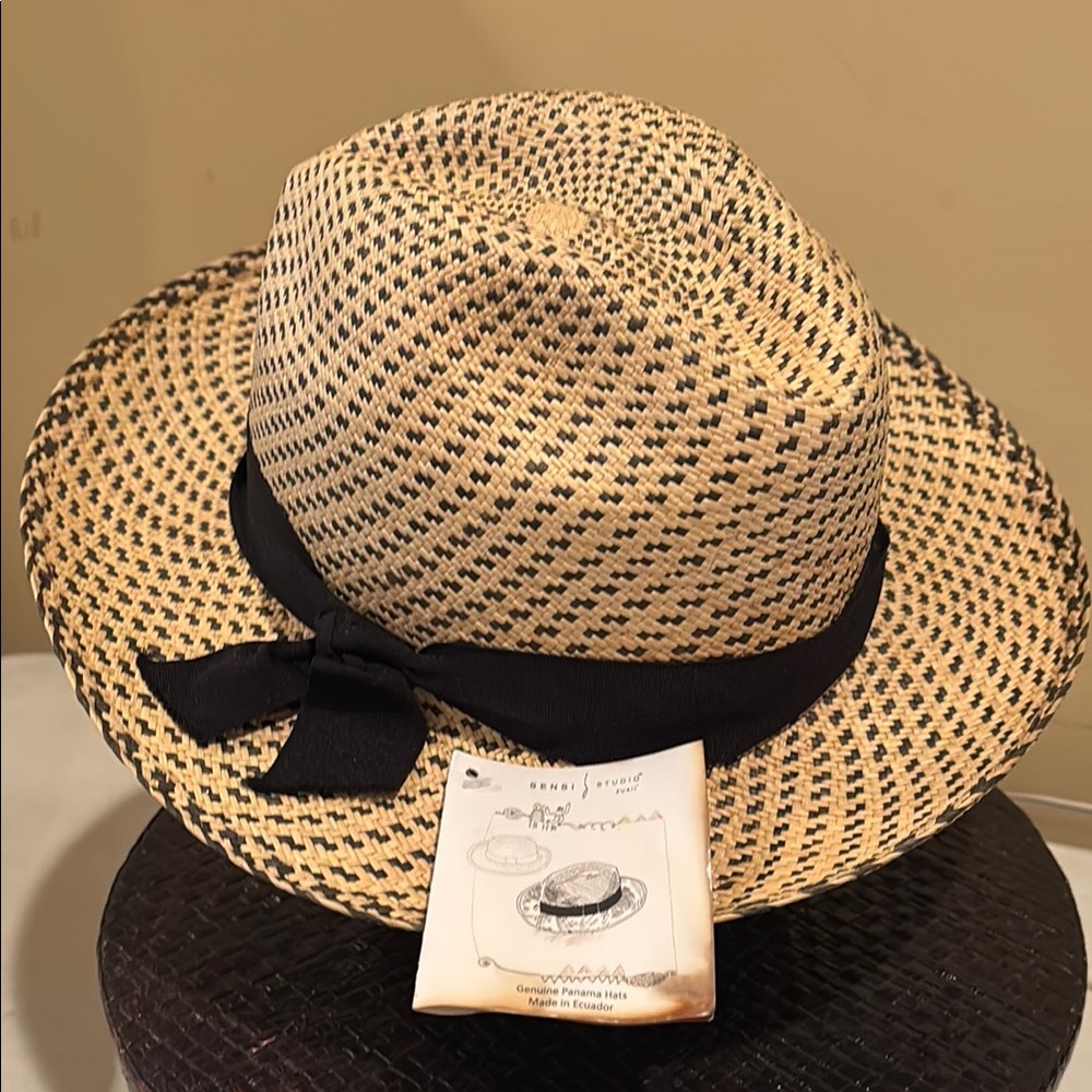 NWT:SENSI STUDIO Stylish Woven Straw Hat with Black Ribbon